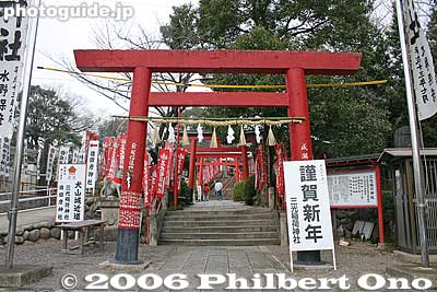 Sanko Inari Shrine
The shrine provides a short cut to the castle.
Keywords: aichi prefecture inuyama castle national treasure japanshrine