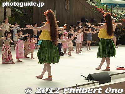Keywords: fukushima iwaki spa resort hawaiians water park amusement hot spring onsen pool slides hula girls dancers