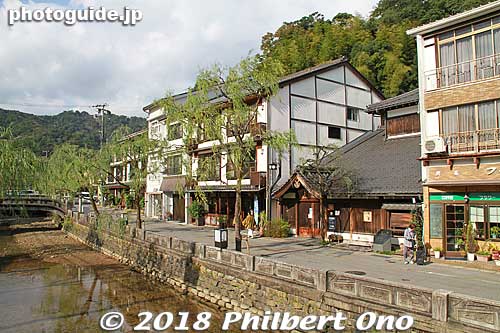The traditional building is Yanagi-yu. 柳湯
Keywords: hyogo toyooka kinosaki onsen hot spring spa