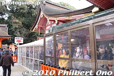 People lining up to enter inside the shrine hall for more personalized prayers.
Keywords: kyoto Fushimi Inari Taisha Shrine