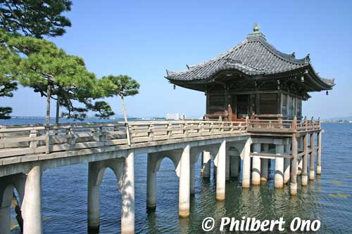 Ukimido floating temple in Katata, one of Shiga's most famous and picturesque buildings. One of the eight Omi Hakkei Views made famous by ukiyoe prints by Hiroshige.
Keywords: shiga biwako lake biwa