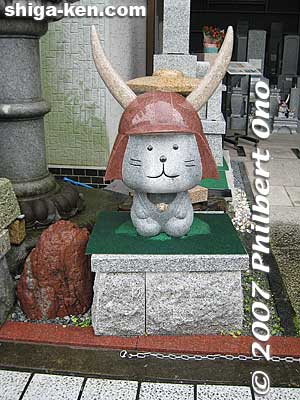 Stone statue of Hiko-nyan in Hikone.
Keywords: shiga prefecture hikone shigamascot