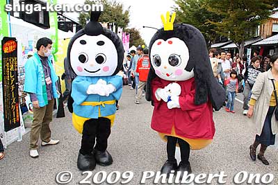 Official mascots of Maibara, Shiga Prefecture. A pair of fireflies.
Keywords: hikone maibara matsuri10 shigamascot