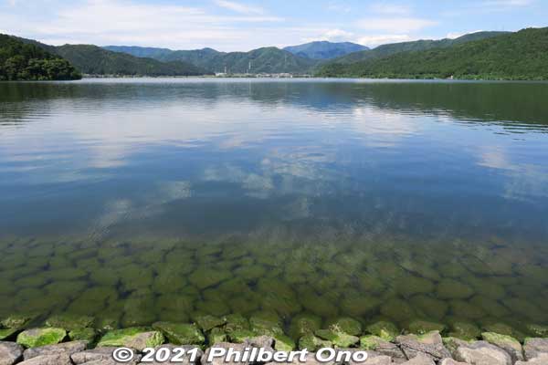 Lake Yogo is also called "Mirror Lake" for its mirror reflections.
Keywords: shiga nagahama lake yogo