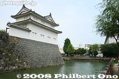 Sunpu Castle has only two castle buildings, both reconstructed. This is one of them, the Tatsumi Yagura Turret. 巽櫓
Keywords: shizuoka sumpu sunpu castle moat stone wall turret tower