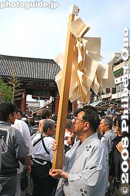 Keywords: tokyo taito-ku asakusa sanja matsuri festival portable shrine mikoshi