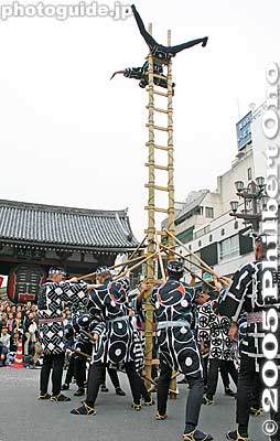 Firemen's Acrobatics
大岡越前守と江戸町火消
Keywords: tokyo taito-ku asakusa jidai festival historical period asakusabest