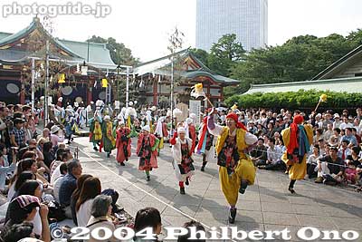 On the next day June 13, 2004, a Daidengaku troupe performed dances. 大田楽
Keywords: tokyo chiyoda-ku hie jinja shrine sanno matsuri festival daidengaku dance