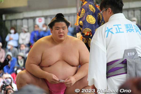 Ura 宇良
Keywords: tokyo Chiyoda-ku Yasukuni Shrine sumo