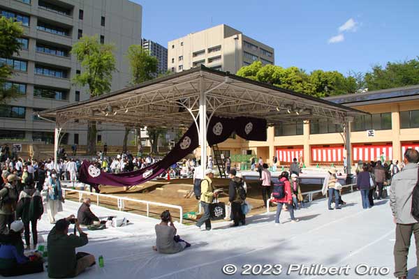 They immediately dismantled the sumo ring's dressing.
Keywords: tokyo Chiyoda-ku Yasukuni Shrine sumo