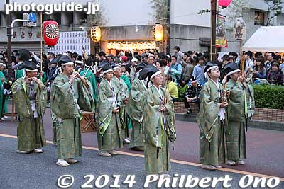 Sacred music gagaku musicians.
Keywords: tokyo fuchu kurayami matsuri festival