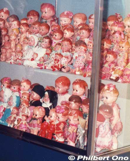 Sekiguchi Doll House displayed many celluloid dolls. The company got its start in 1918 making celluloid toy dolls.
Keywords: tokyo katsushika shin-koiwa Monchicchi