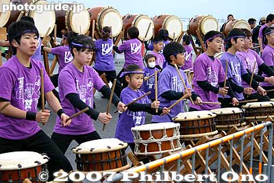 Keywords: tokyo marathon race runners big sight koto-ku taiko drummers