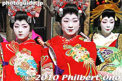 Kamuro attendants and oiran courtesan at the Ichiyo Sakura Matsuri Oiran Dochu Procession in Asakusa, Tokyo.
Keywords: tokyo taito-ku asakusa geisha oiran courtesan sakura cherry blossom matsuri4 festival kimonobijin woman