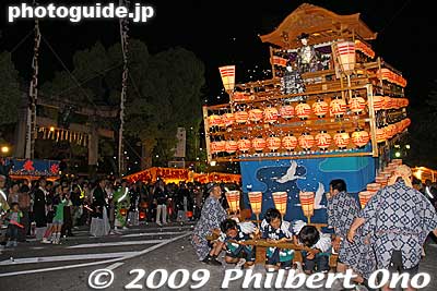 In front of Hachiman Shrine, each float rotated and performed karakuri.
Keywords: gifu ogaki matsuri festival floats yama 