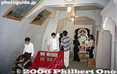 One of 20 Buddha figures inside the Kannon.
During New Year's, many people visit the Kannon.
Keywords: gunma gumma takasaki kannon statue