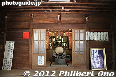 Inside Shukaku-do Hall.
Keywords: gunma tatebayashi morinji temple soto zen tanuki raccoon dog statue