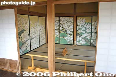 Cherry Blossom Room, Kobuntei Villa
Keywords: ibaraki mito kairakuen garden plum blossom flowers ume fusuma japanpaint japanhouse nihonga painting