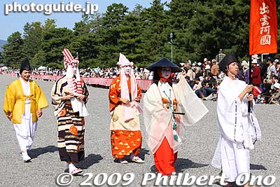 Izumo-no-Kami, shrine maiden from Izumo Shrine and Tokugawa descendant. In Kyoto, she performed a prayer dance which became the origin of kabuki. 出雲阿国
Keywords: kyoto jidai matsuri festival of ages