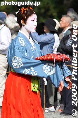 Ono no Komachi's maid. 侍女
Keywords: kyoto jidai matsuri festival of ages