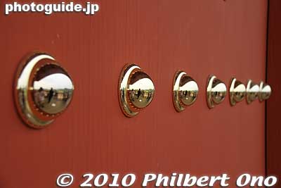 Metal fittings on a door.
Keywords: nara heijo-kyo capital heijo palace 