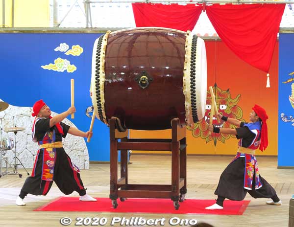 Large taiko drum.
Keywords: okinawa nanjo world eisa taiko drummers drum