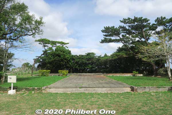 Former site of the Aikoku Chiso Memorial Monument erected here in 1965 in memory of people from Aichi Prefecture who died during the Battle of Okinawa. In 1994, the monument was moved to the Peace Memorial Park in Itoman.
Keywords: okinawa urasoe castle hacksaw ridge