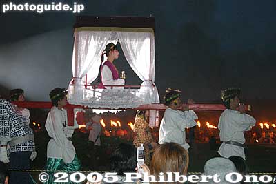 Female princess reigning over the Sakitama Fire Festival in Gyoda, Saitama
She's 15 years old.
Keywords: saitama, gyoda, sakitama Tumuli Park, fire festival, matsuri5, himatsuri japanteen