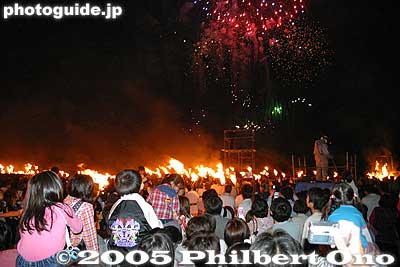 Fireworks
The festival ended at 7:30 pm.
Keywords: saitama, gyoda, sakitama Tumuli Park, fire festival, matsuri, himatsuri