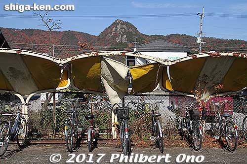Tarobogu-mae Station's rundown bicycle lot. How rustic.
Keywords: shiga higashiomi tarobogu aga shrine