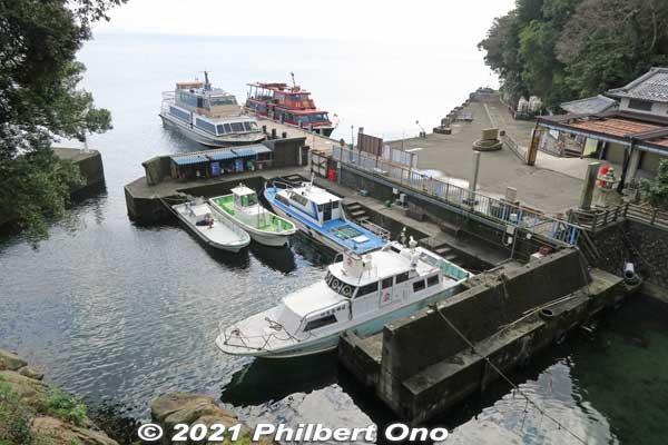 Chikubushima Port. Smaller boats are from island workers and priests. No one lives on Chikubushima. People commute by boat.
Keywords: shiga nagahama Lake Biwa Chikubushima