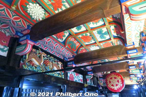 Kannon-do ceiling and transom carvings. Absolutely brilliant colors.
Keywords: shiga nagahama Lake Biwa Chikubushima Hogonji Kannon-do