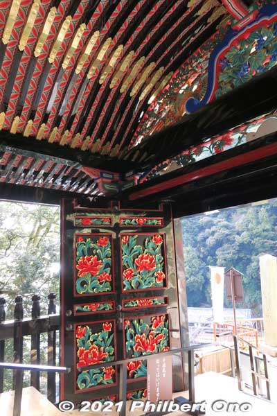 Karamon Gate door.
Keywords: shiga nagahama Lake Biwa Chikubushima Hogonji karamon gate