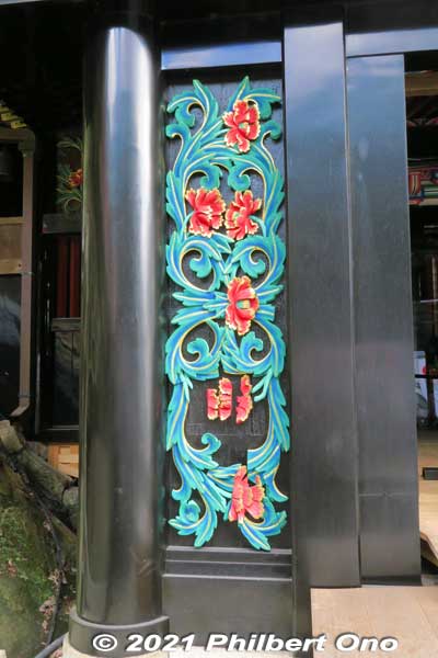 Left door of Karamon Gate.
Keywords: shiga nagahama Lake Biwa Chikubushima Hogonji karamon gate
