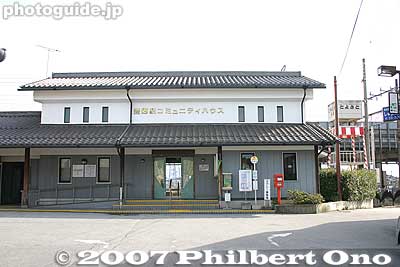 Ohmi Railways Toyosato Station. [url=http://goo.gl/maps/3b2VK]MAP[/url]
Keywords: shiga toyosato train station ohmi railways japaneki