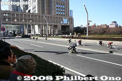 First, the wheelchair race started at 9:05 am.
Keywords: tokyo marathon runners race shinjuku capitol starting line