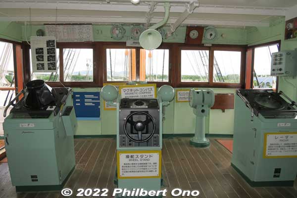 Inside the bridge of the Kaiwo Maru.
Keywords: Toyama Shinko Port imizu kaio kaiwo maru museum ship