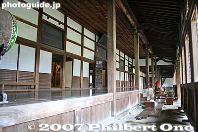 Hatto Hall, where you take off your shoes.
Keywords: toyama takaoka zen buddhist temple zuiryuji national treasure